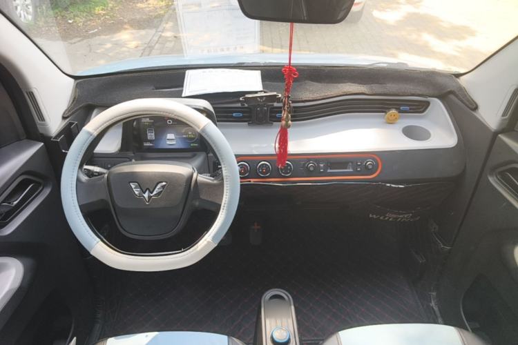 Used Wuling Hongguang MINIEV 2020 Freedom Version Lithium Iron Phosphate Center Console