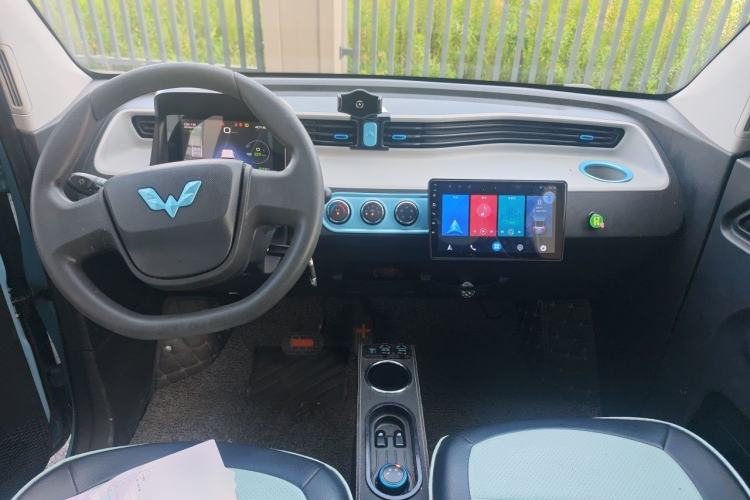 Used Wuling Hongguang MINIEV 2020 Enjoyment Model Lithium Iron Phosphate Center Console