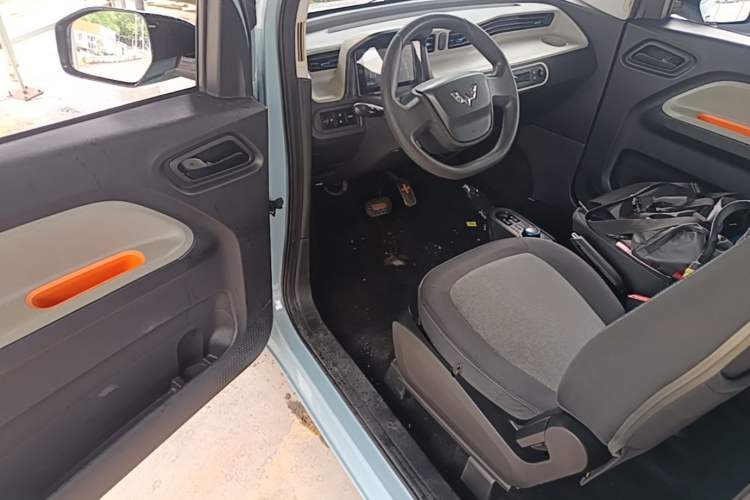Used Wuling Hongguang MINIEV 2020 Enjoyment Model Lithium Iron Phosphate Center Console