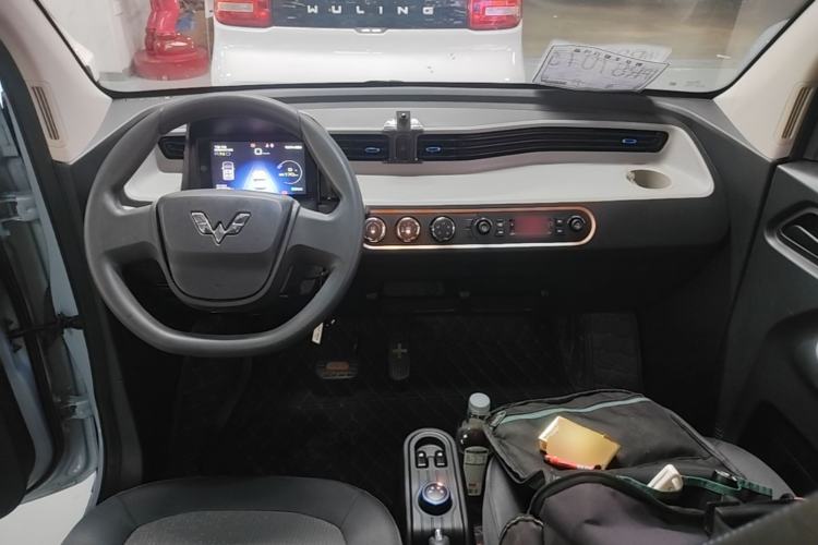 Used Wuling Hongguang MINIEV 2020 Enjoyment Model Lithium Iron Phosphate Center Console