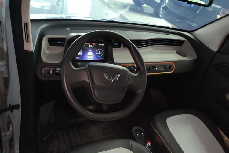 Used Wuling Hongguang MINIEV 2020 Freedom Version Lithium Iron Phosphate Center Console