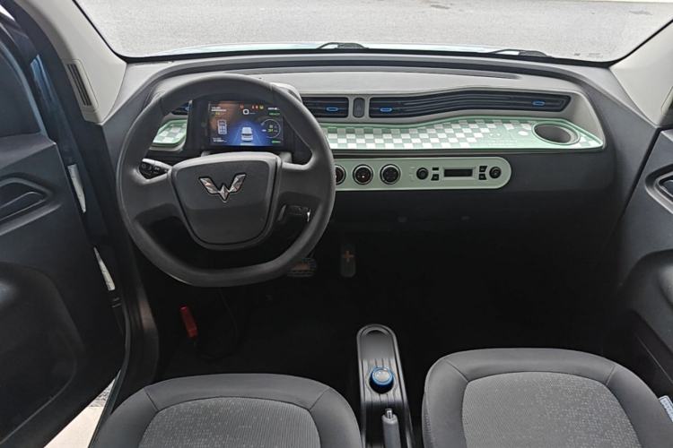 Used Wuling Hongguang MINIEV 2020 Freedom Version Lithium Iron Phosphate Center Console