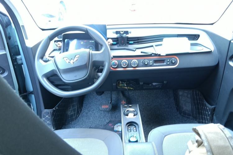 Used Wuling Hongguang MINIEV 2020 Zizai Version Lithium-NMC Center Console
