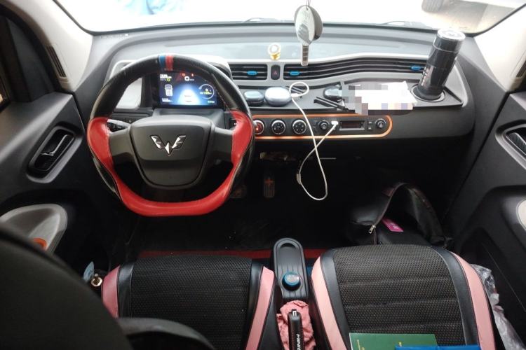 Used Wuling Hongguang MINIEV 2020 Enjoyment Model Lithium Iron Phosphate Center Console