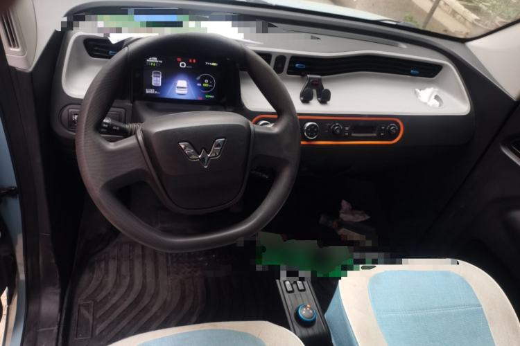 Used Wuling Hongguang MINIEV 2020 Freedom Version Lithium Iron Phosphate Center Console