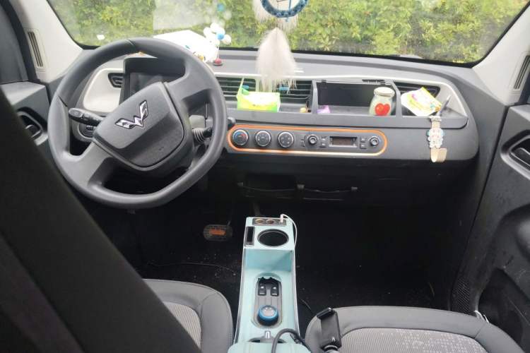 Used Wuling Hongguang MINIEV 2020 Zizai Version Lithium-NMC Center Console