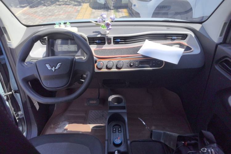 Used Wuling Hongguang MINIEV 2020 Lite Version Lithium Iron Phosphate Center Console