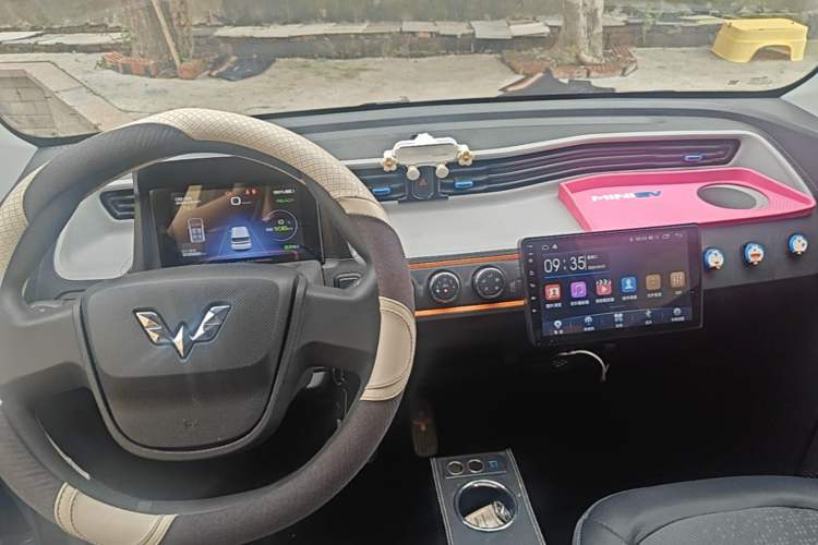 Used Wuling Hongguang MINIEV 2020 Enjoy Edition Lithium-Ion Battery Center Console