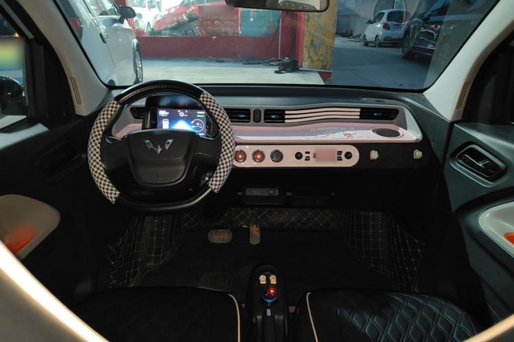 Used Wuling Hongguang MINIEV 2020 Zizai Version Lithium-NMC Center Console