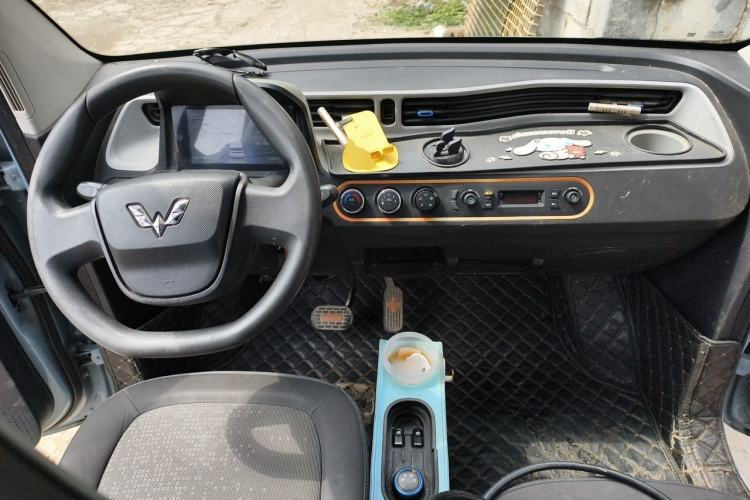 Used Wuling Hongguang MINIEV 2020 Freedom Version Lithium Iron Phosphate Center Console