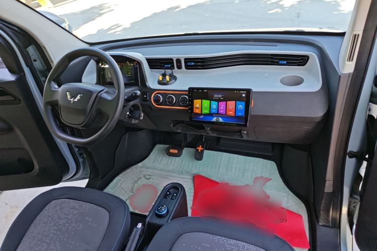 Used Wuling Hongguang MINIEV 2020 Enjoyment Model Lithium Iron Phosphate Center Console