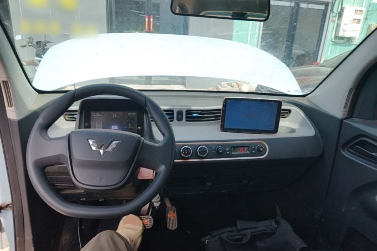 Used Wuling Hongguang MINIEV 2020 Enjoyment Model Lithium Iron Phosphate Center Console