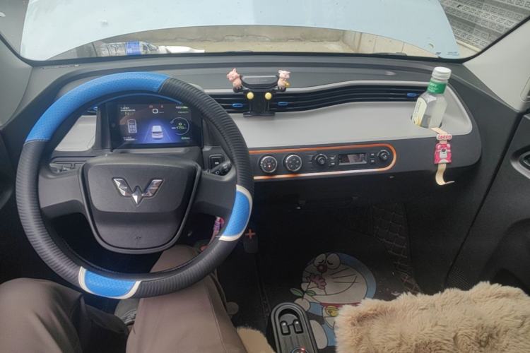 Used Wuling Hongguang MINIEV 2020 Enjoyment Model Lithium Iron Phosphate Center Console