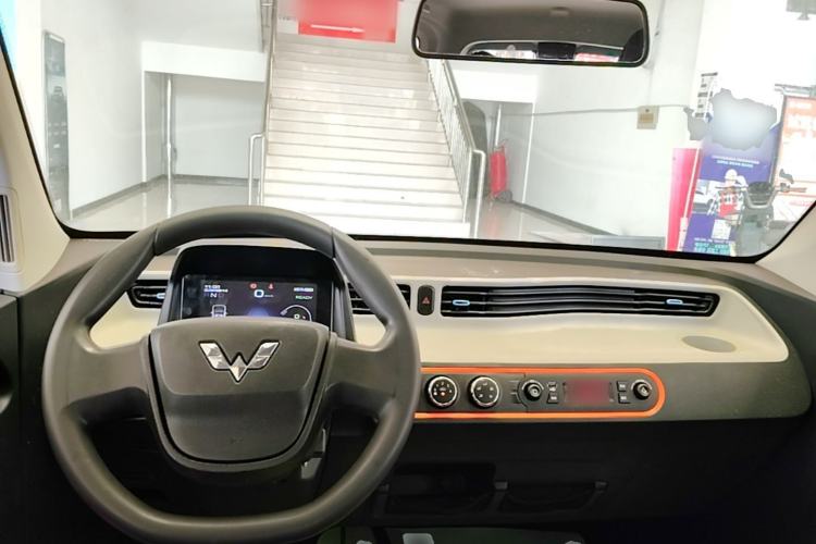Used Wuling Hongguang MINIEV 2020 Enjoyment Model Lithium Iron Phosphate Center Console