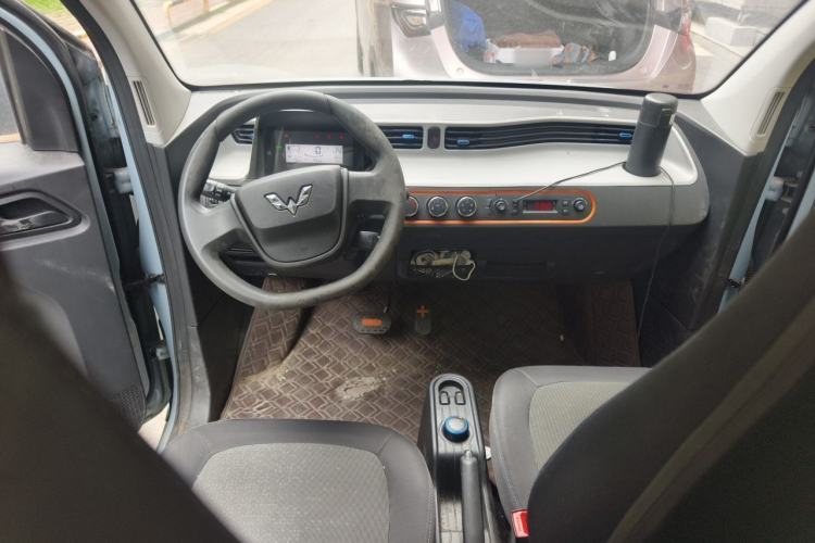 Used Wuling Hongguang MINIEV 2020 Freedom Version Lithium Iron Phosphate Center Console