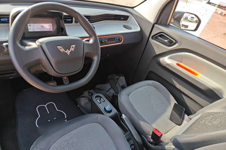 Used Wuling Hongguang MINIEV 2020 Lite Version Lithium Iron Phosphate Center Console