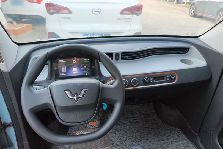 Used Wuling Hongguang MINIEV 2020 Freedom Version Lithium Iron Phosphate Center Console