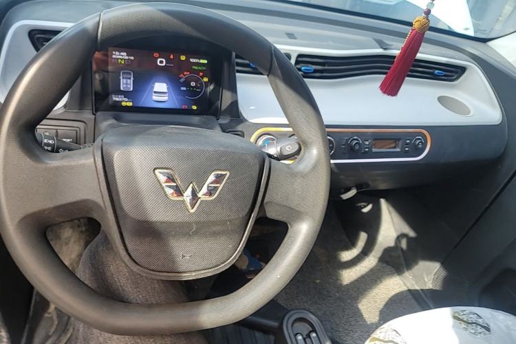 Used Wuling Hongguang MINIEV 2020 Enjoyment Model Lithium Iron Phosphate Center Console