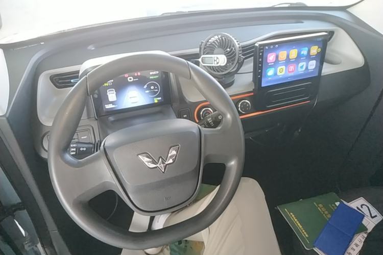 Used Wuling Hongguang MINIEV 2020 Enjoyment Model Lithium Iron Phosphate Center Console