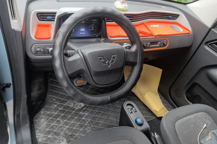 Used Wuling Hongguang MINIEV 2020 Zizai Version Lithium-NMC Center Console