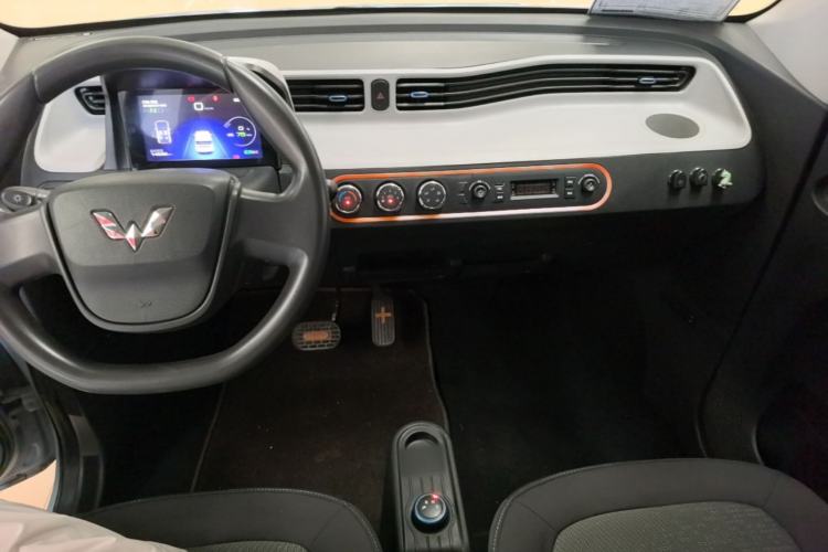 Used Wuling Hongguang MINIEV 2020 Freedom Version Lithium Iron Phosphate Center Console