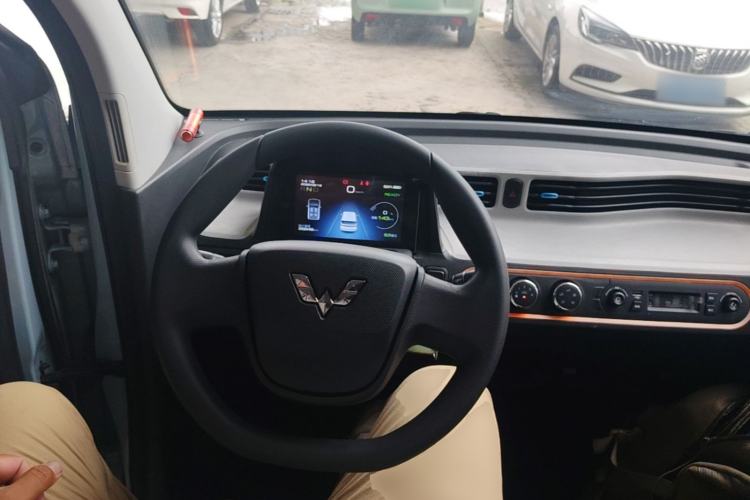 Used Wuling Hongguang MINIEV 2020 Enjoyment Model Lithium Iron Phosphate Center Console
