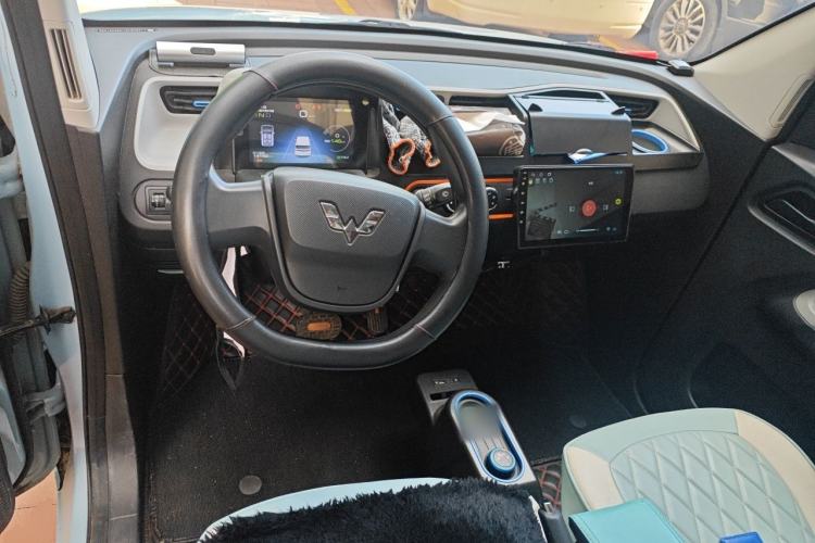 Used Wuling Hongguang MINIEV 2020 Enjoyment Model Lithium Iron Phosphate Center Console