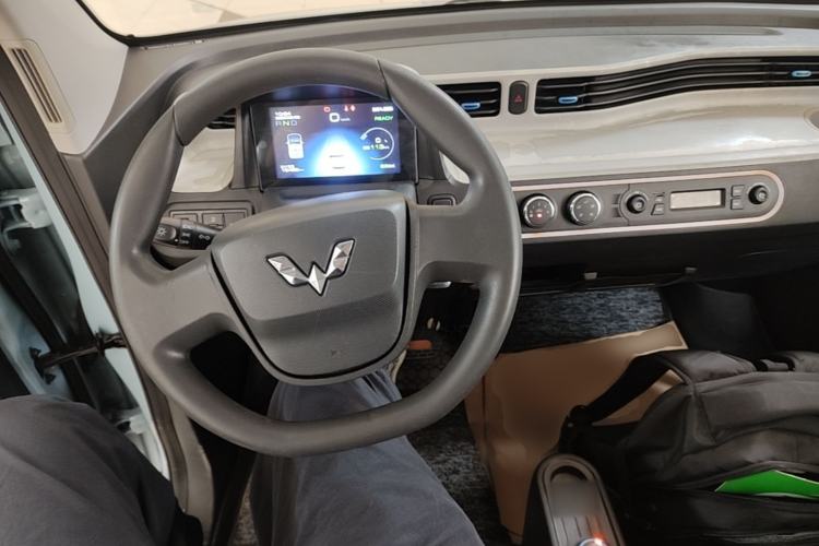 Used Wuling Hongguang MINIEV 2020 Freedom Version Lithium Iron Phosphate Center Console