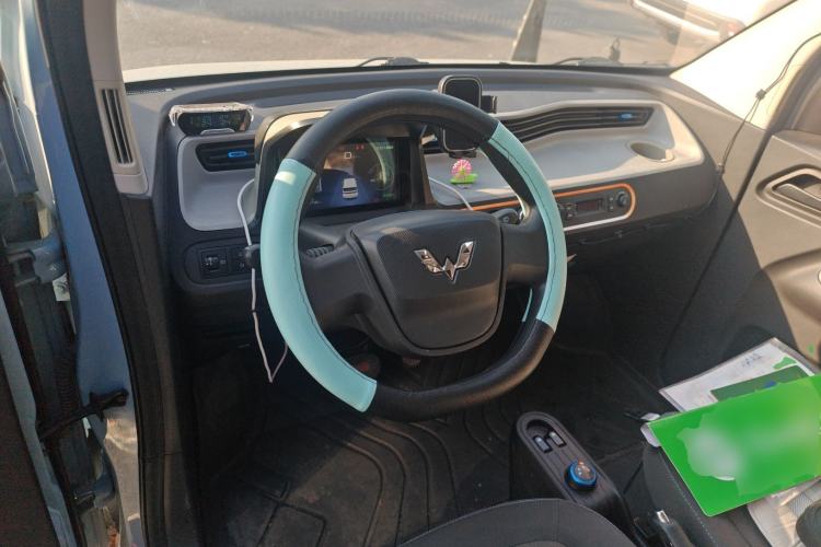 Used Wuling Hongguang MINIEV 2020 Enjoyment Model Lithium Iron Phosphate Center Console