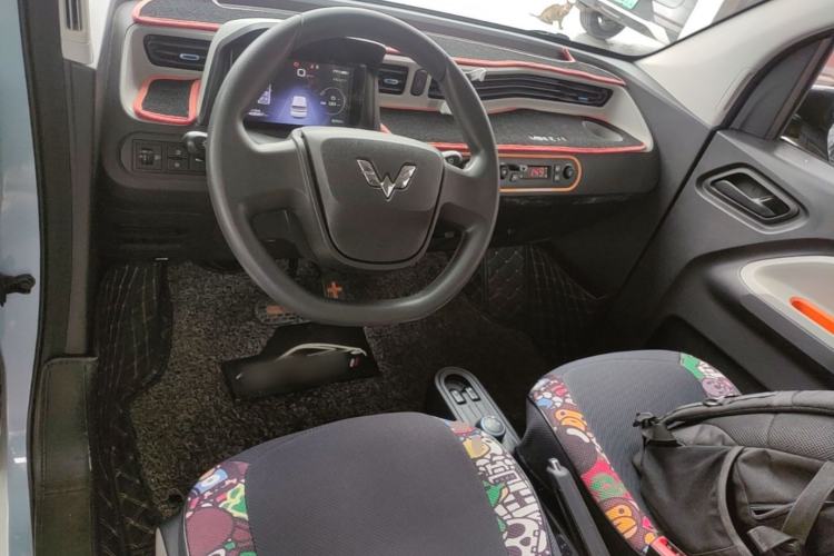 Used Wuling Hongguang MINIEV 2020 Freedom Version Lithium Iron Phosphate Center Console