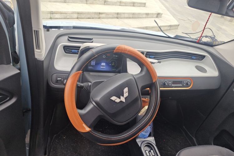 Used Wuling Hongguang MINIEV 2020 Enjoyment Model Lithium Iron Phosphate Center Console