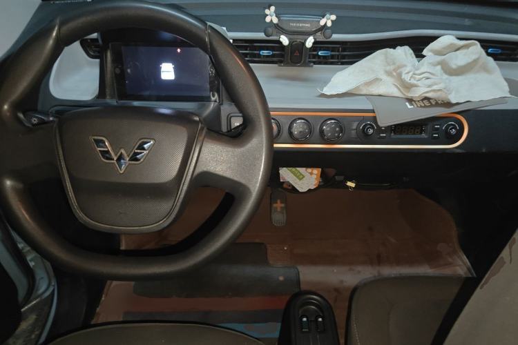 Used Wuling Hongguang MINIEV 2020 Zizai Version Lithium-NMC Center Console