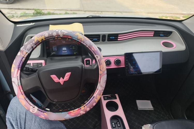Used Wuling Hongguang MINIEV 2020 Freedom Version Lithium Iron Phosphate Center Console