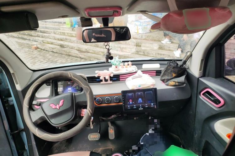 Used Wuling Hongguang MINIEV 2020 Zizai Version Lithium-NMC Center Console