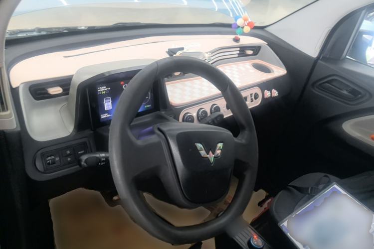 Used Wuling Hongguang MINIEV 2020 Freedom Version Lithium Iron Phosphate Center Console