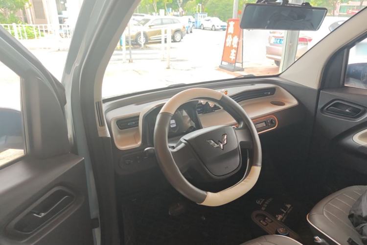 Used Wuling Hongguang MINIEV 2020 Enjoyment Model Lithium Iron Phosphate Center Console