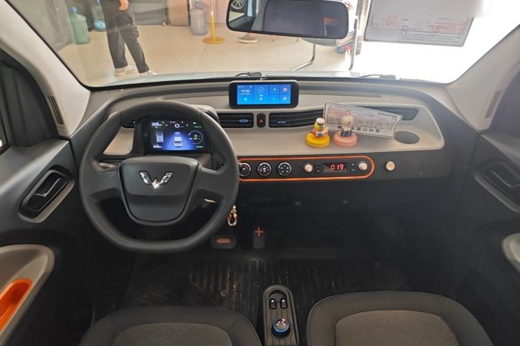 Used Wuling Hongguang MINIEV 2020 Enjoyment Model Lithium Iron Phosphate Center Console