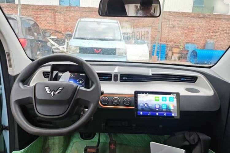 Used Wuling Hongguang MINIEV 2020 Enjoyment Model Lithium Iron Phosphate Center Console