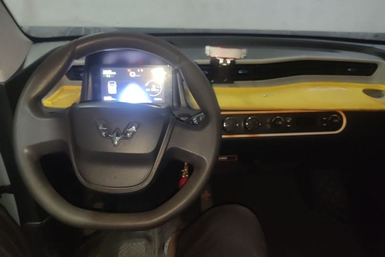Used Wuling Hongguang MINIEV 2020 Freedom Version Lithium Iron Phosphate Center Console
