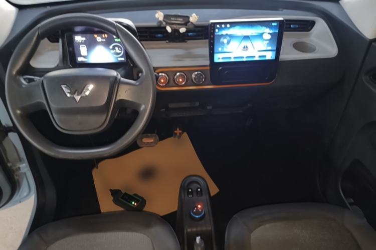 Used Wuling Hongguang MINIEV 2020 Freedom Version Lithium Iron Phosphate Center Console