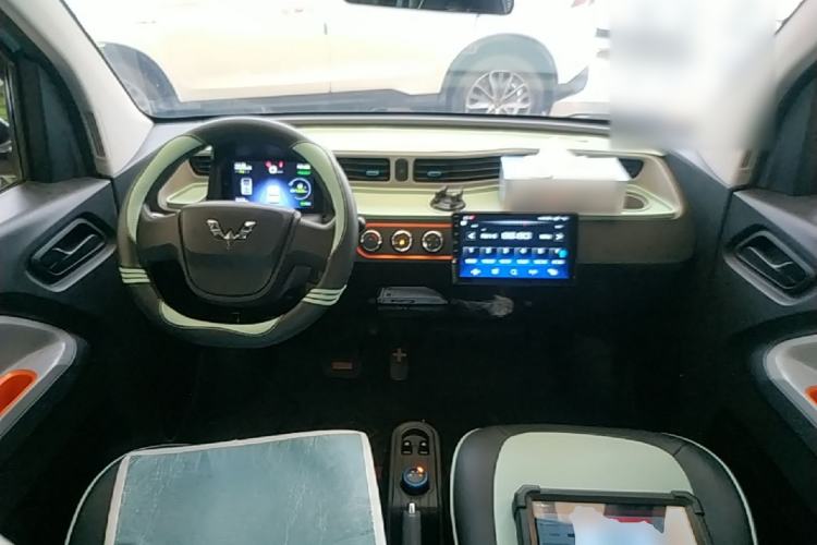 Used Wuling Hongguang MINIEV 2020 Enjoyment Model Lithium Iron Phosphate Center Console