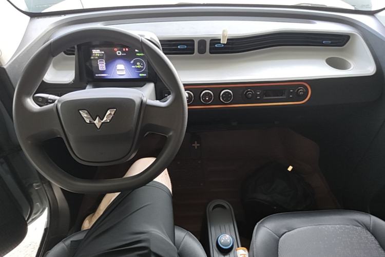 Used Wuling Hongguang MINIEV 2020 Enjoyment Model Lithium Iron Phosphate Center Console