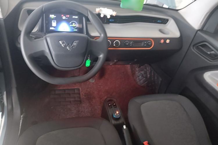 Used Wuling Hongguang MINIEV 2020 Freedom Version Lithium Iron Phosphate Center Console