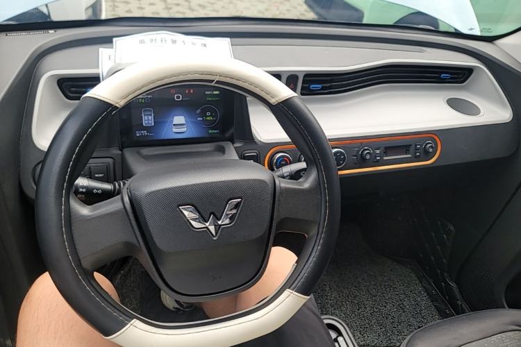 Used Wuling Hongguang MINIEV 2020 Enjoyment Model Lithium Iron Phosphate Center Console