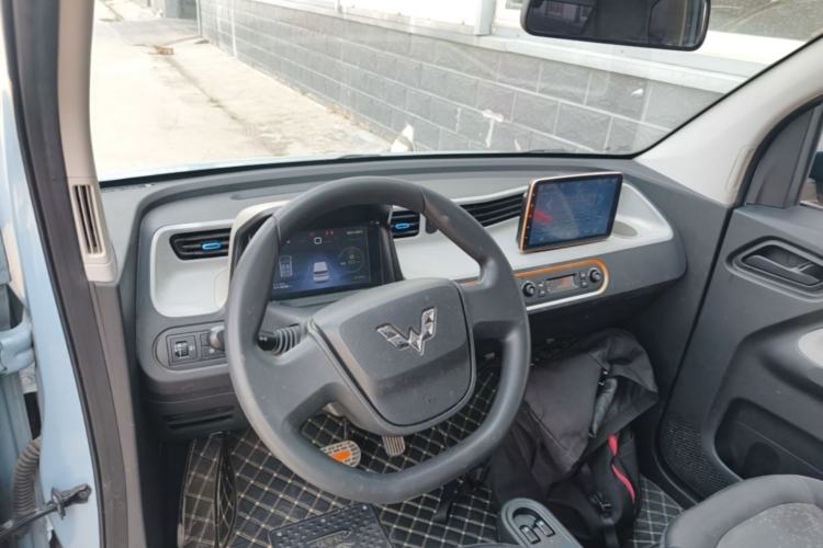 Used Wuling Hongguang MINIEV 2020 Freedom Version Lithium Iron Phosphate Center Console