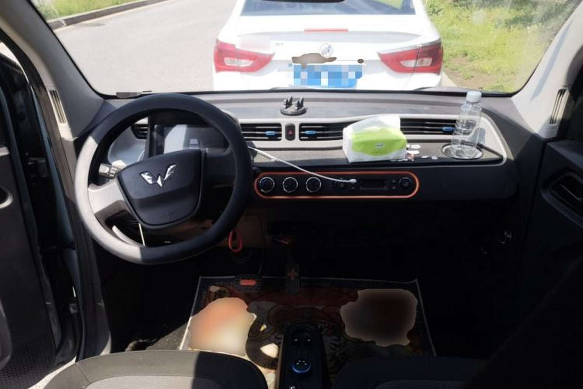 Used Wuling Hongguang MINIEV 2020 Freedom Version Lithium Iron Phosphate Center Console