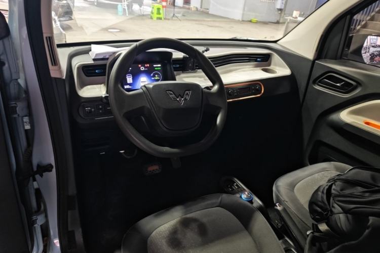 Used Wuling Hongguang MINIEV 2020 Freedom Version Lithium Iron Phosphate Center Console