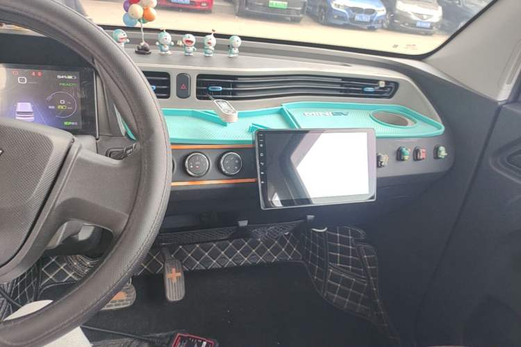 Used Wuling Hongguang MINIEV 2020 Freedom Version Lithium Iron Phosphate Center Console