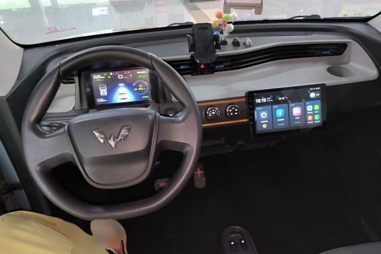 Used Wuling Hongguang MINIEV 2020 Zizai Version Lithium-NMC Center Console