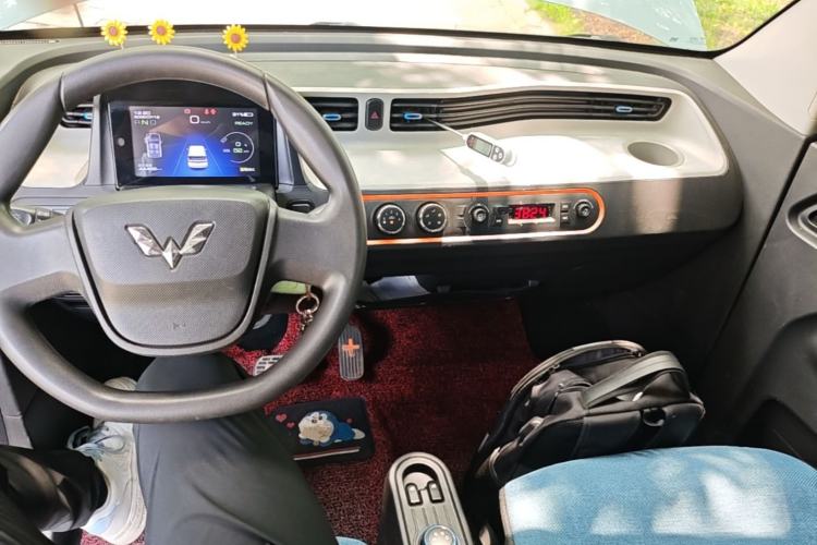 Used Wuling Hongguang MINIEV 2020 Enjoyment Model Lithium Iron Phosphate Center Console